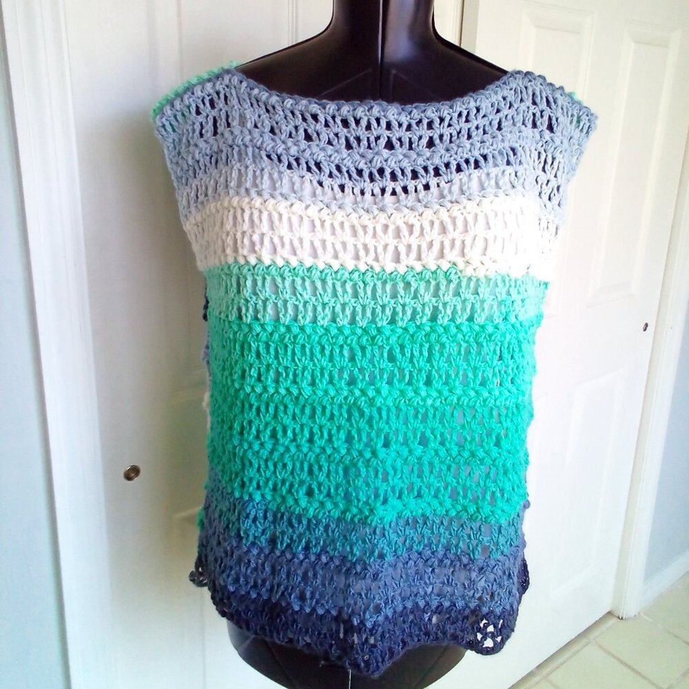 Handed Crafted  Hi-Lo  Sleeveless Top, Size Large, Color Jade, Gray & White.